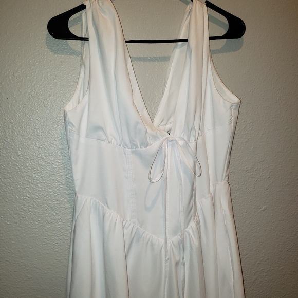 Cherley Deep V Neck Dress - Picture 3 of 9